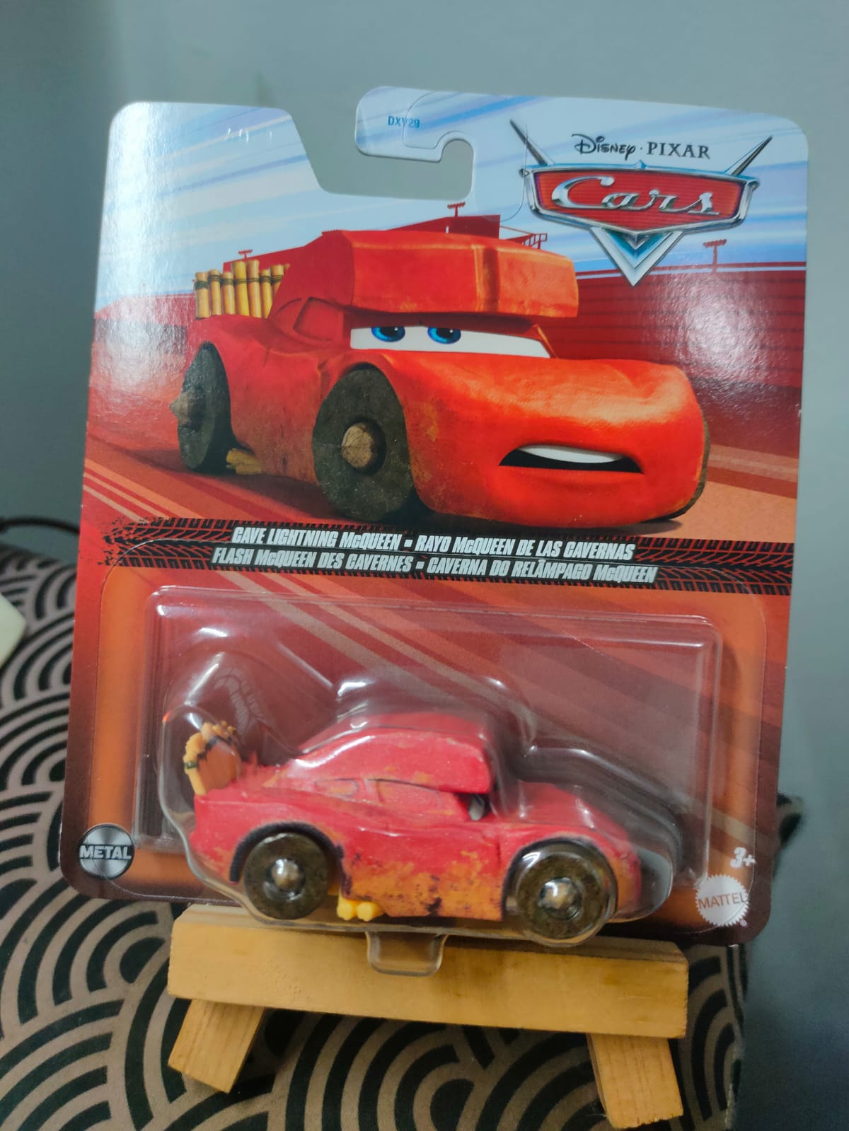Mattel Cars Cave Lightning Mcqueen